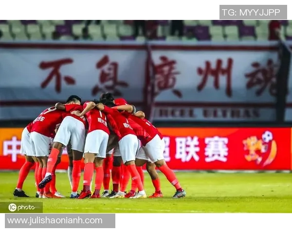 上海网球队战术引发热议球迷与专家各执己见探讨背后原因