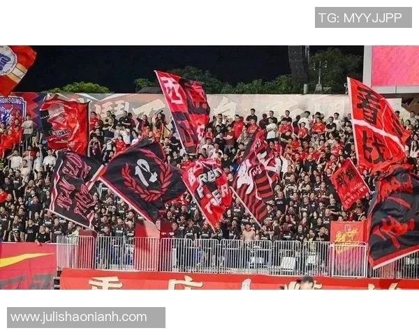 重庆足球队灵活性引发热议球迷与专家观点大碰撞